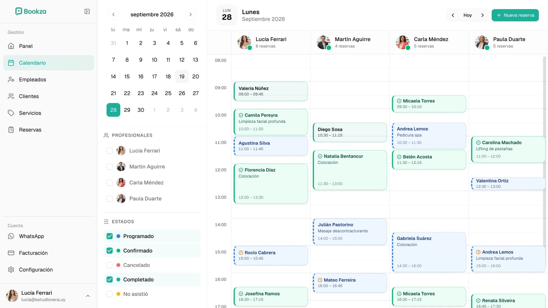 Dashboard de Bookza con calendario de reservas y filtros por empleado